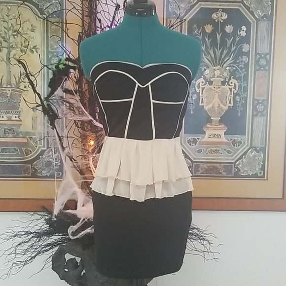 Black & Nude Strapless Mini Dress! NWT! - Picture 5 of 8